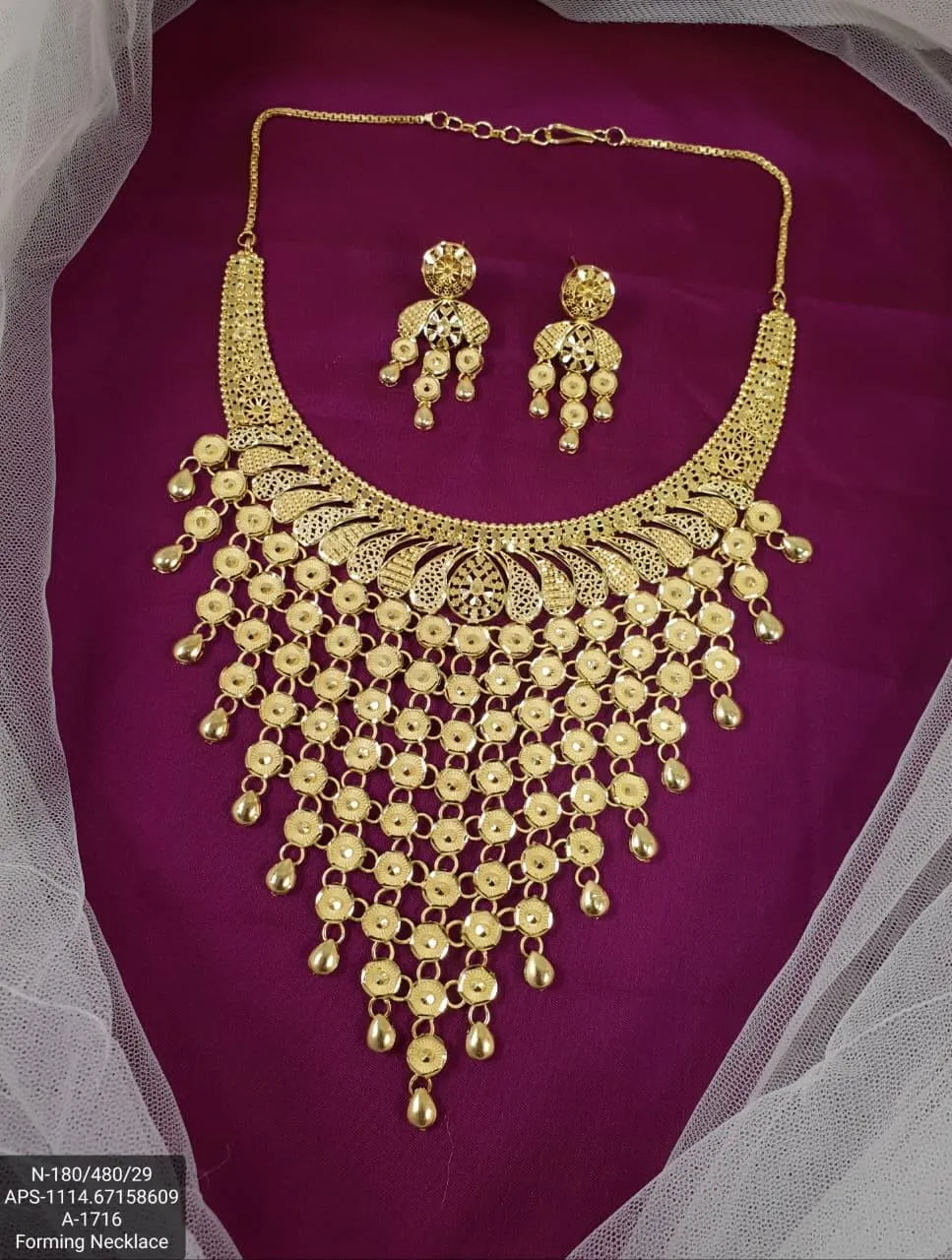 Forming Necklace