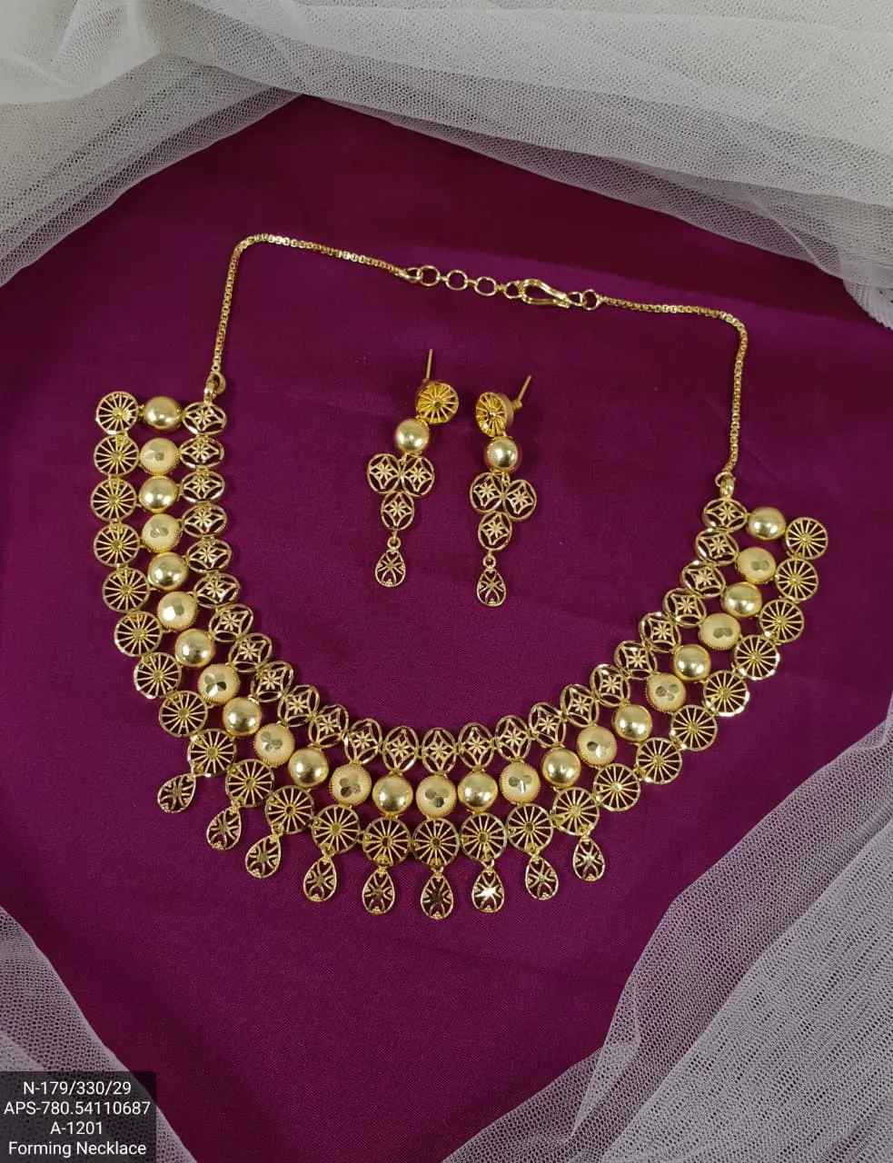 Forming Necklace Basic