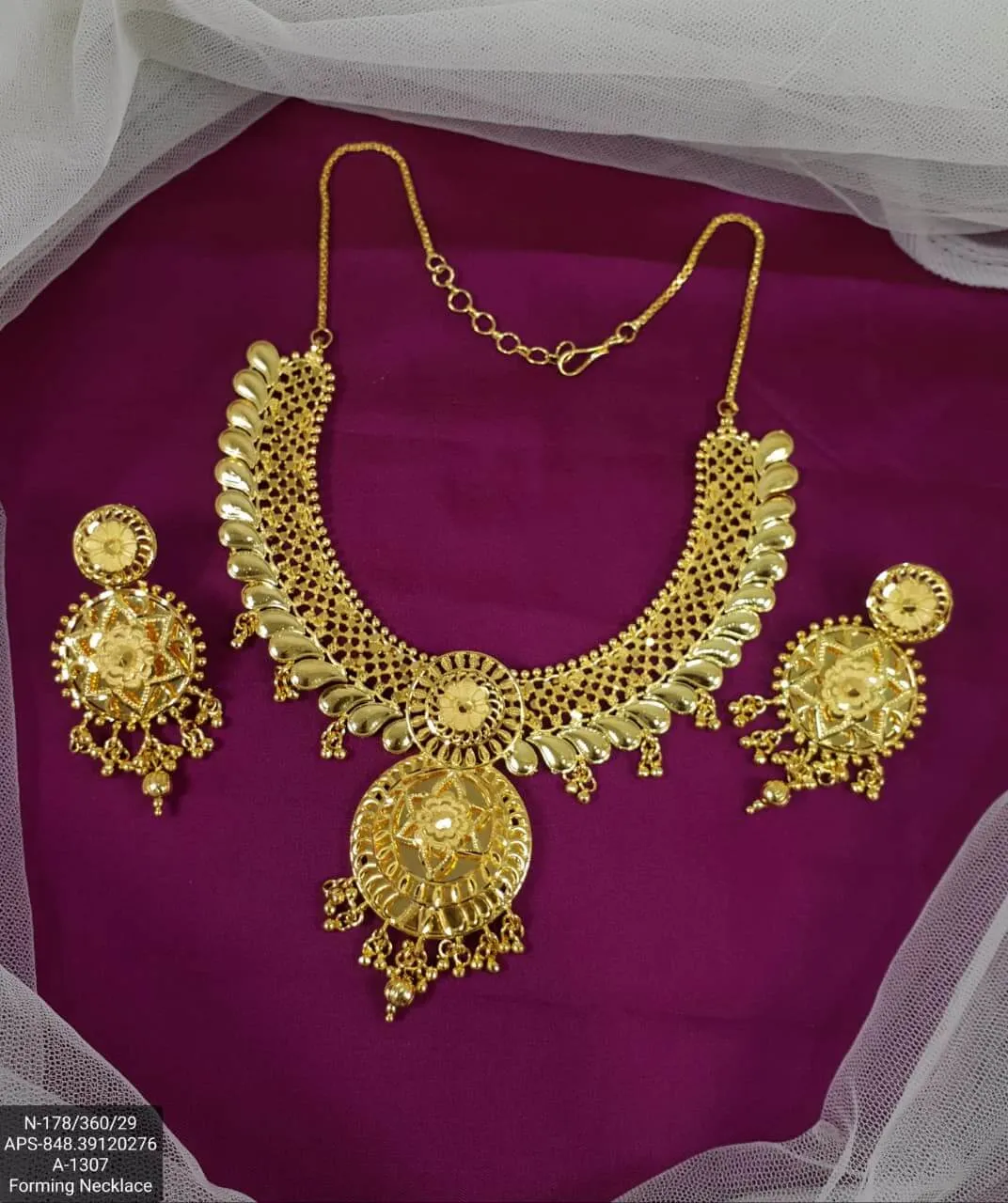 Forming Necklace Royal